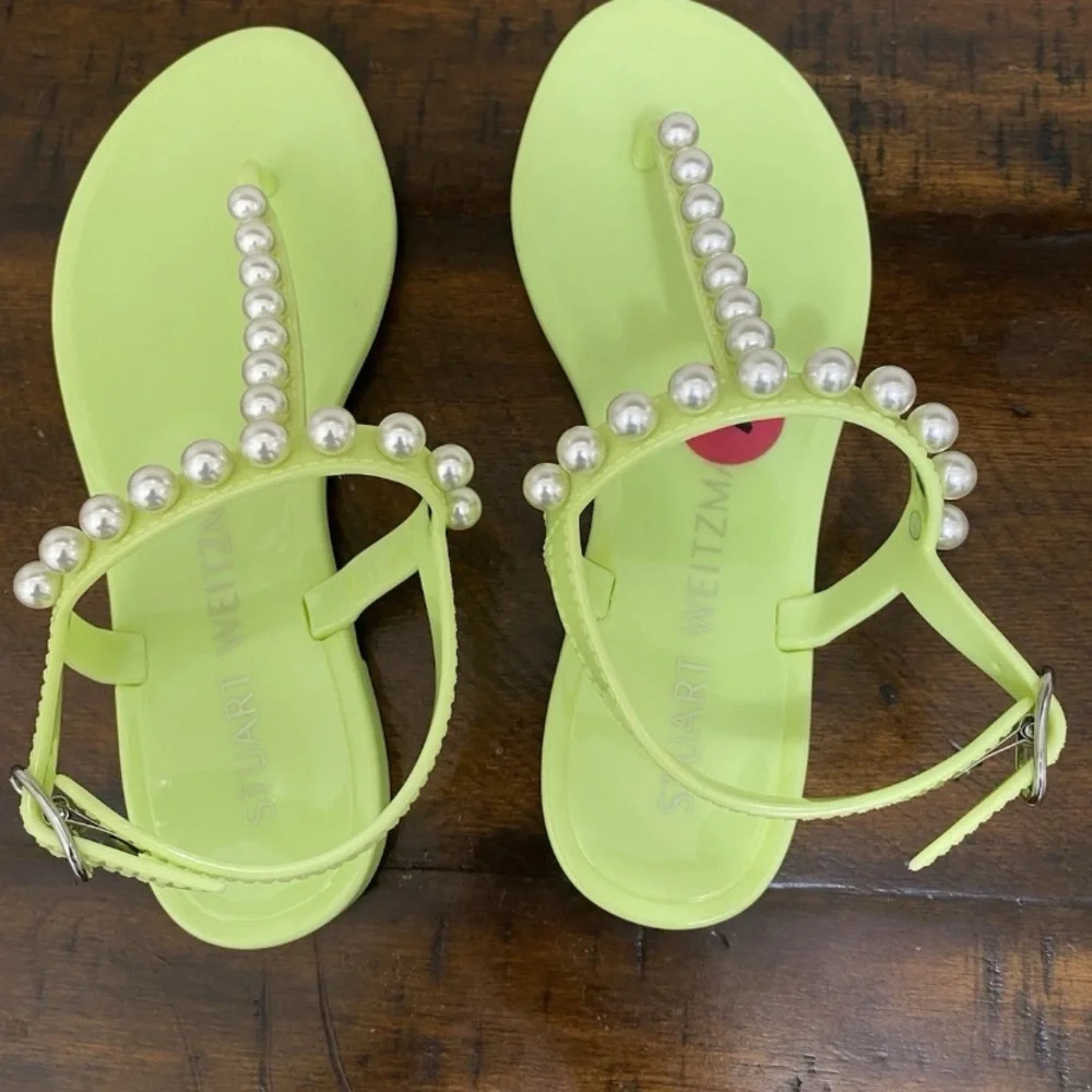 STUART WEITZMAN, NEW WITH DEFECT -PEARLY STUD GREEN JELLY SANDALS  Youth 4